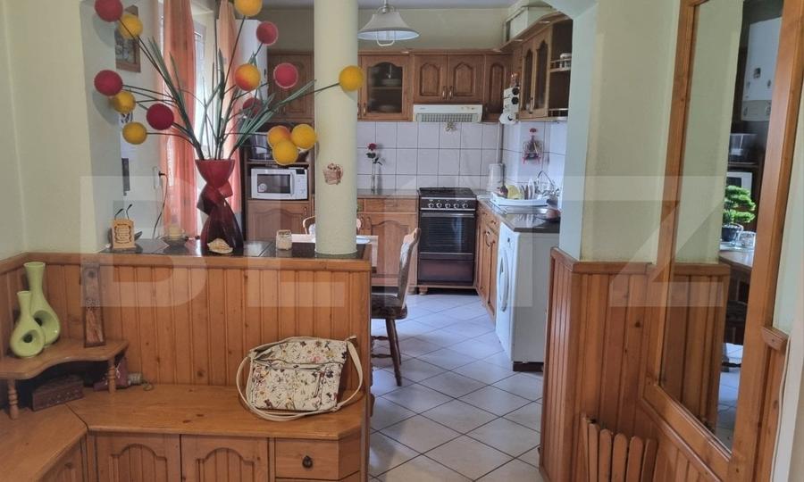 Apartament cu 3 camere decomandat, mobilat în Cloșca