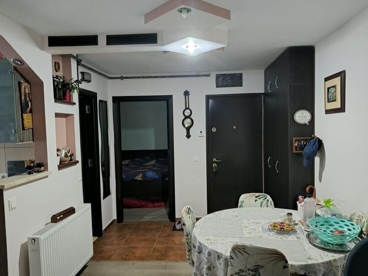 Apartament cu 2 camere decomandat în Precista