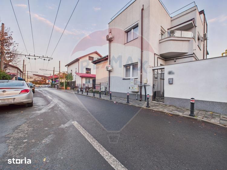 Casă cu 6 camere cu Teren 122 Mp în Matei Voievod