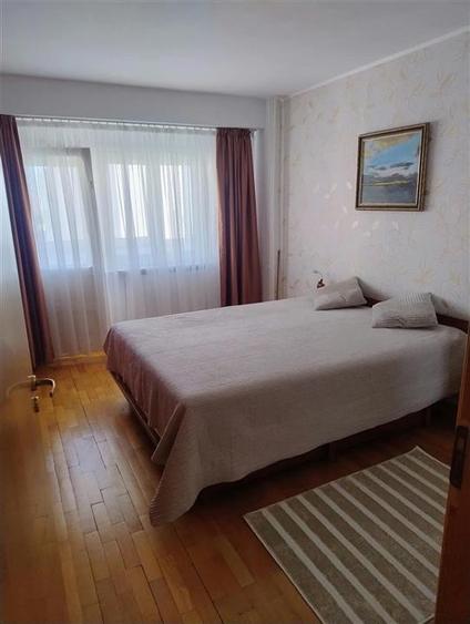 Apartament cu 4 camere decomandat, mobilat în Tei