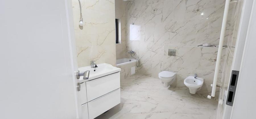 Casă individuală cu 4 camere cu Canalizare în Miroslava
