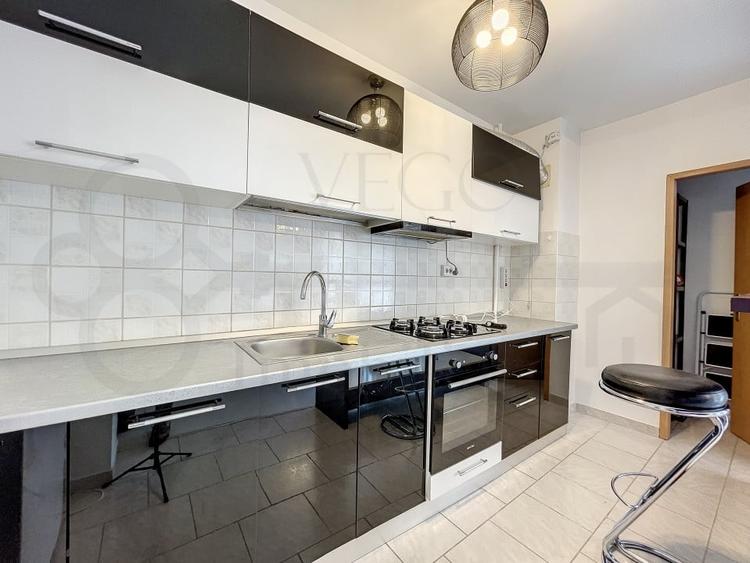 Apartament cu 2 camere semidecomandat, mobilat în Zorilor