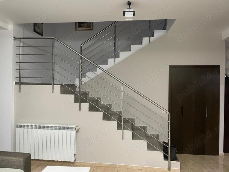 Casă cu 5 camere în Lazu