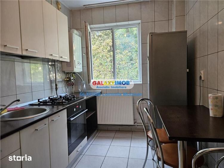 Apartament cu 2 camere semidecomandat în Aleea Trandafirilor