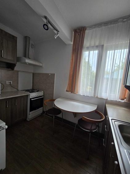 Casă cu 3 camere cu Teren 250 Mp în Grădiște