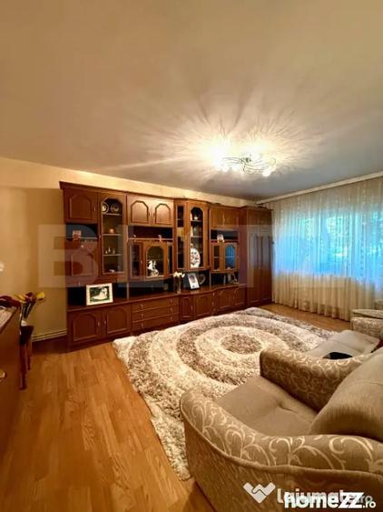 Apartament cu 3 camere decomandat în Obcini