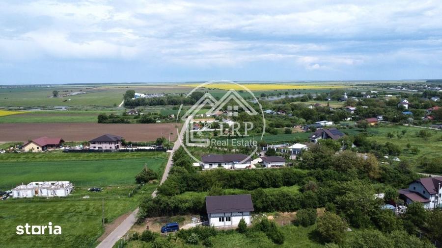 Teren de 15500 mp, în Dascălu