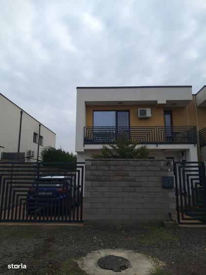 Casă cu 4 camere cu Teren 335 Mp în Dumbrăvița