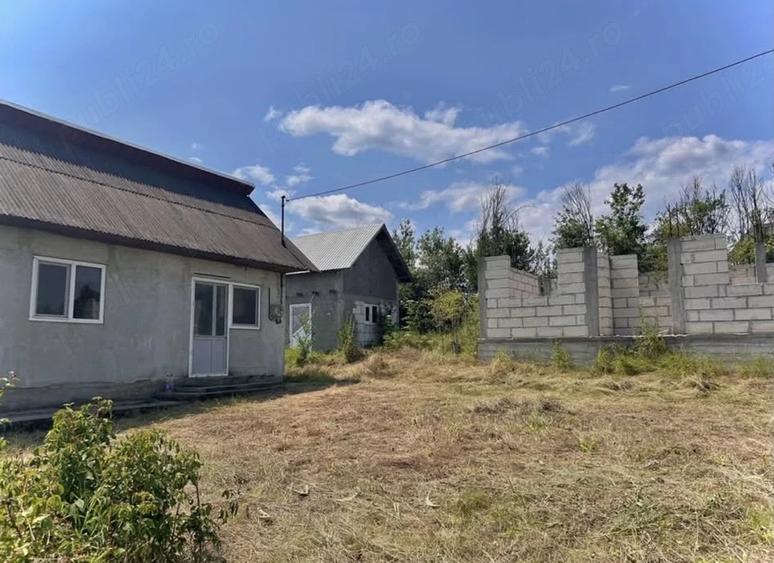 Casă cu 2 camere cu Teren 980 Mp în Moșoaia