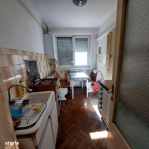 Apartament cu 3 camere în Micro 17