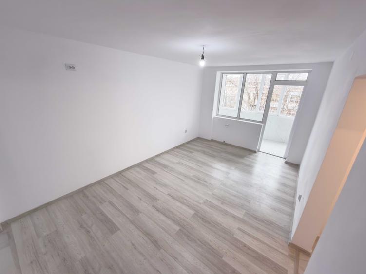 Apartament cu 2 camere semidecomandat în Titan — fotografia 3