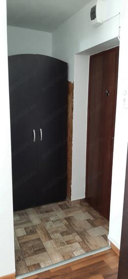 Garsonieră decomandată în Rogerius