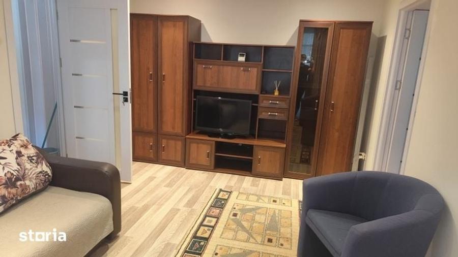 Apartament cu 2 camere semidecomandat în Calea București