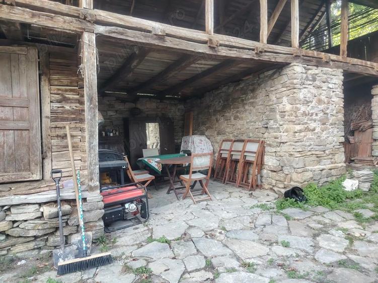Casa boiereasca vanzare la Urseiu, Dambovita - 4