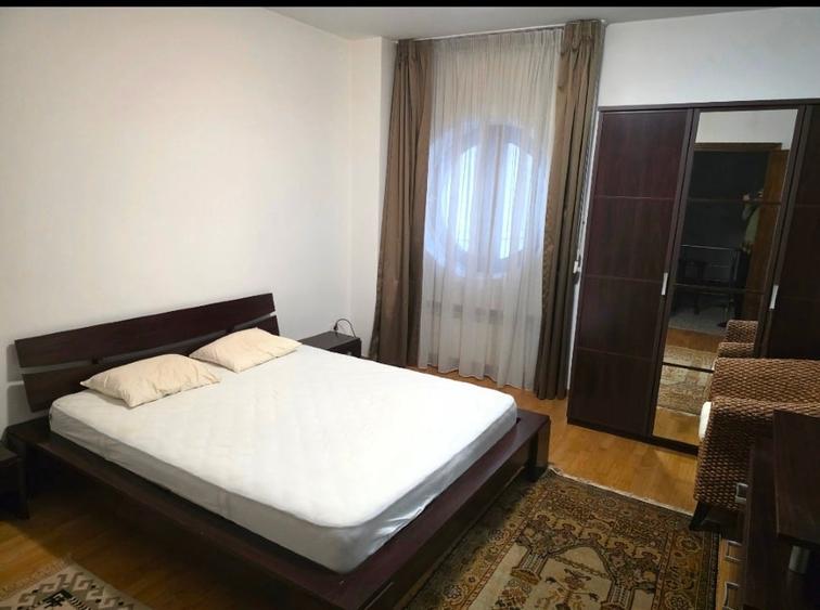 Apartament cu 4 camere decomandat, mobilat în Primăverii