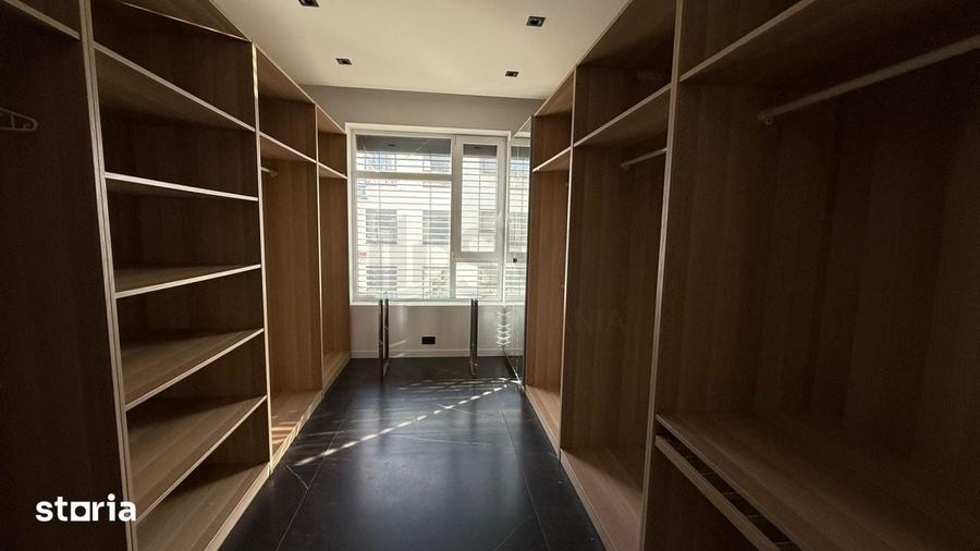 Apartament cu 7 camere în Tei