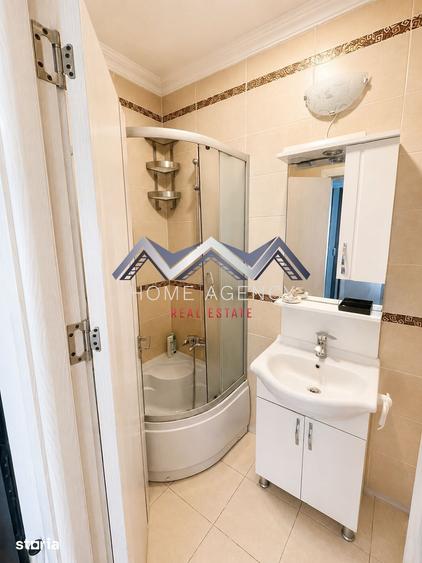 Apartament cu 3 camere, mobilat în Central