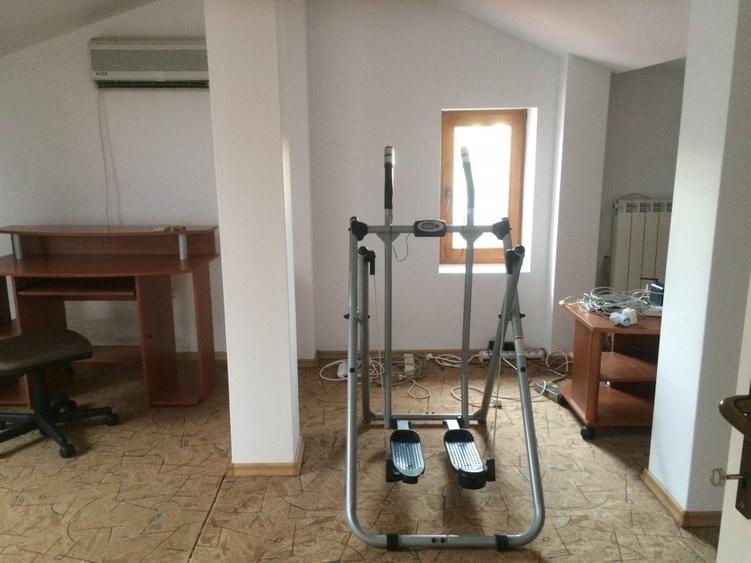 Casă individuală cu 9 camere cu Piscina în Băneasa