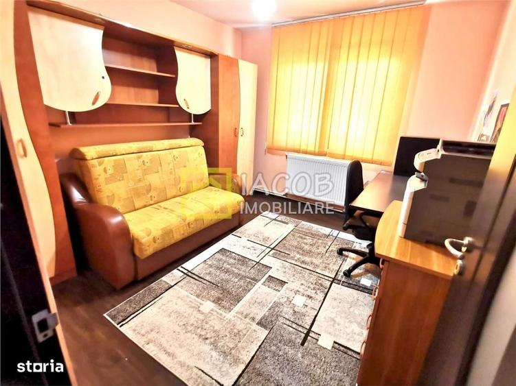 Apartament cu 3 camere decomandat în Alecu Russo