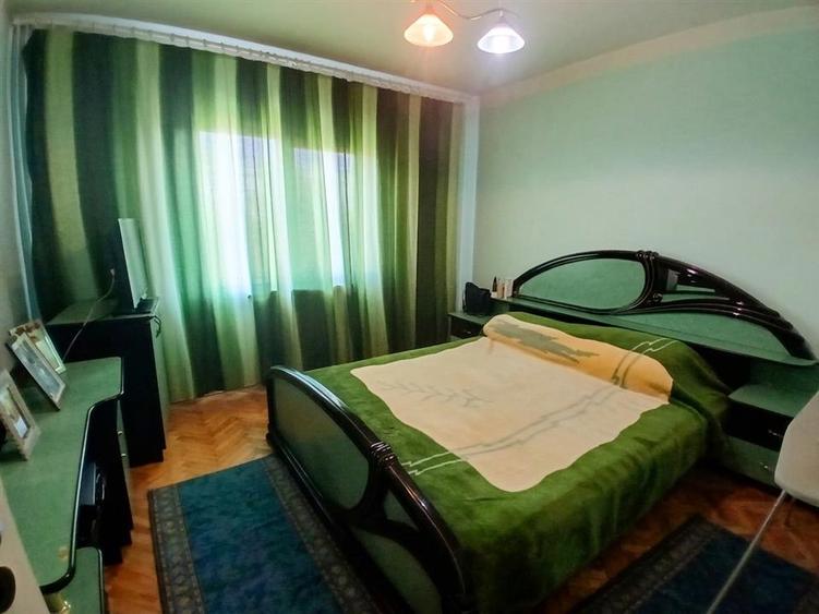 Apartament cu 3 camere decomandat în Decebal