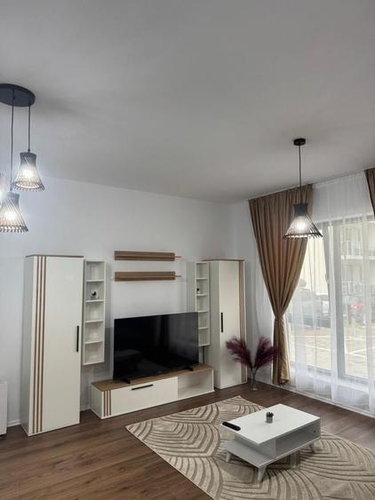 Apartament cu 2 camere semidecomandat în Giroc