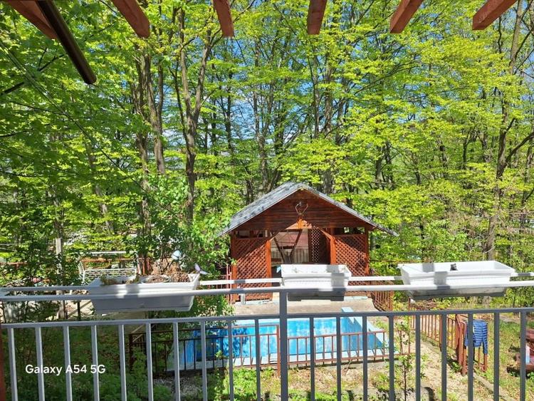 Casă individuală cu 6 camere cu Piscina în Breaza