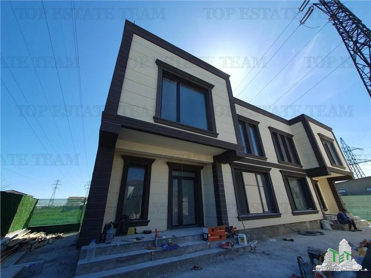 Duplex cu 8 camere cu Teren 318 Mp în Exterior Sud