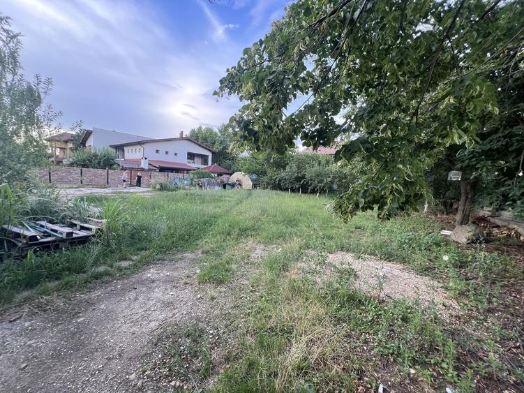 Teren Construcții intravilan de 749.90002441406 mp, în Nord-Est