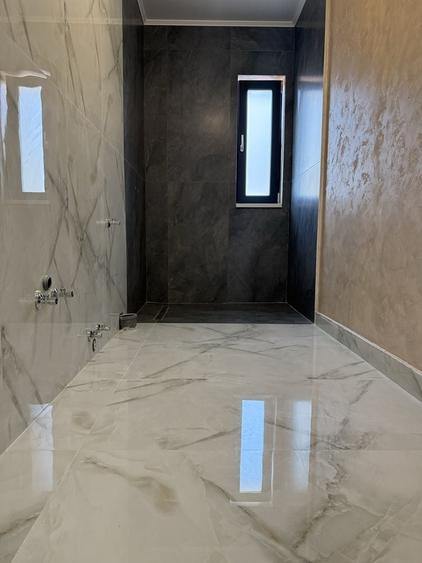 Casă cu 4 camere în Mărăcineanu
