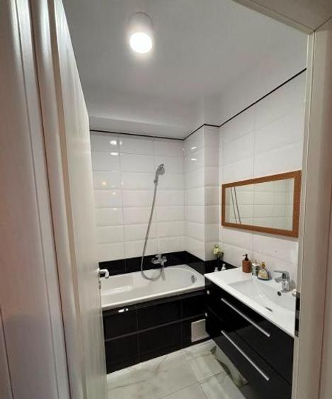 Apartament cu 3 camere decomandat, mobilat în Parcul Carol