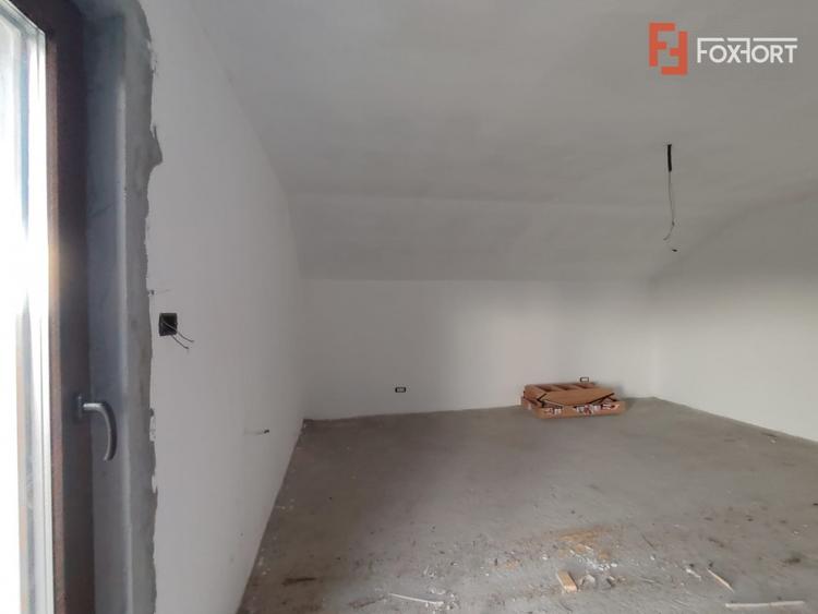 Casă individuală cu 5 camere cu Teren 747 Mp în Sânandrei
