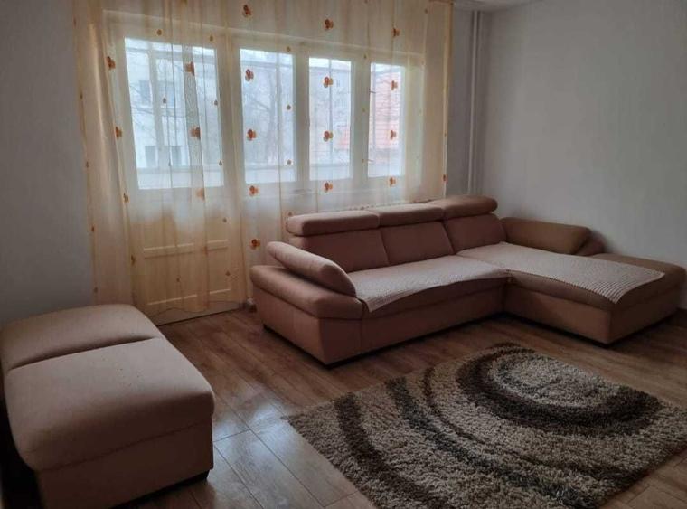 Apartament cu 2 camere decomandat în Spitalul Județean
