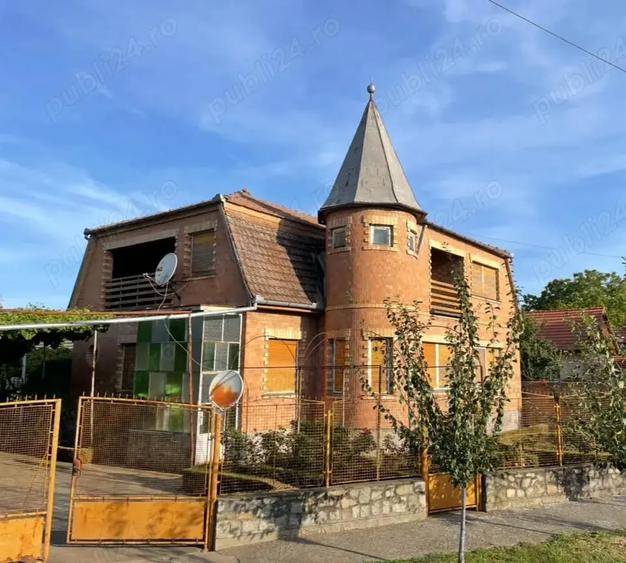 Casă cu 6 camere cu Teren 3000 Mp în Jimbolia