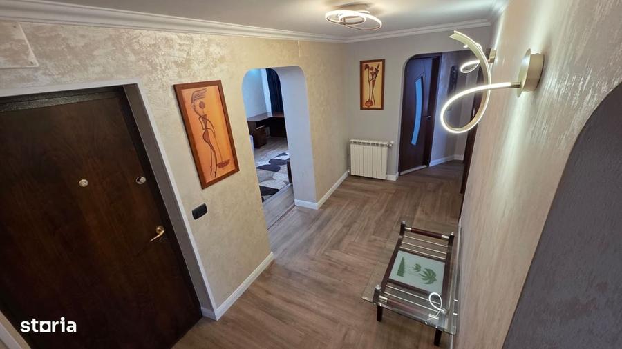 Apartament cu 3 camere decomandat în Central