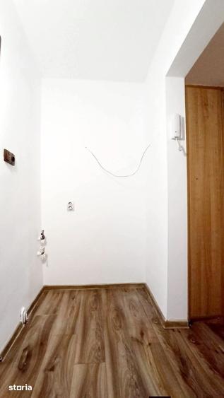 Apartament cu 4 camere decomandat în Burdea