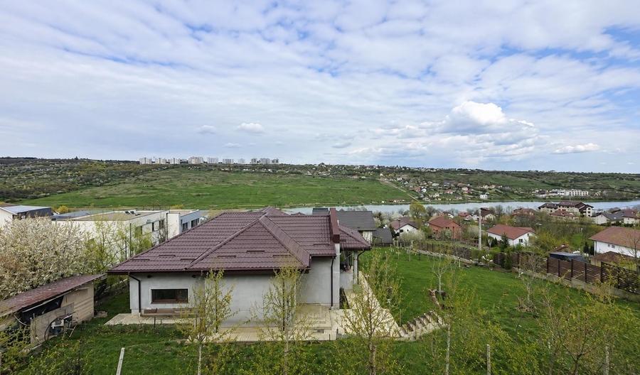 Casă individuală cu 4 camere cu Teren 230 Mp în Valea Lupului