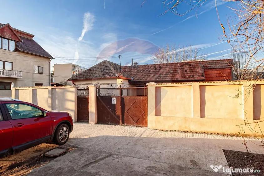 Casă cu 6 camere cu Teren 450 Mp în Central