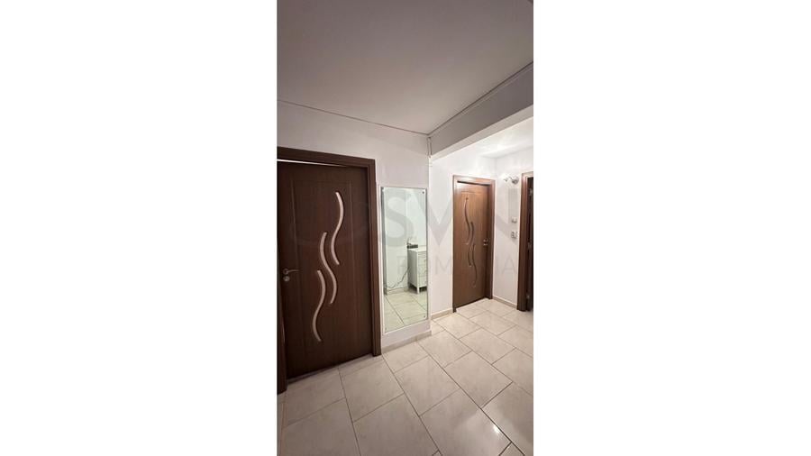 Apartament cu 4 camere decomandat în Băneasa
