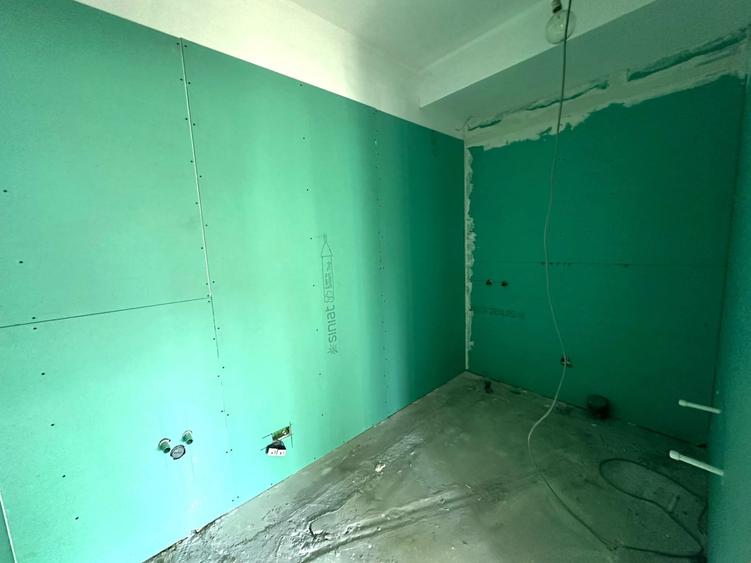 Apartament cu 5 camere decomandat în Dobroești