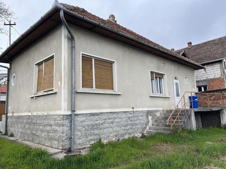 Casă cu 3 camere în Beiuș