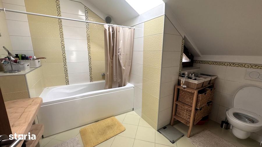 Casă cu 5 camere cu Teren 950 Mp în Șelimbăr