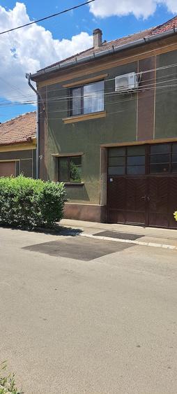 Casă cu 4 camere cu Teren 167 Mp în Decebal