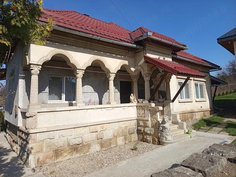 Casă cu Teren 3103 Mp în Central