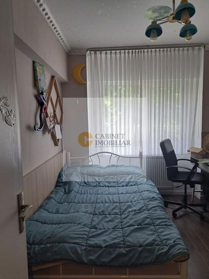 Apartament cu 3 camere decomandat în Politehnica