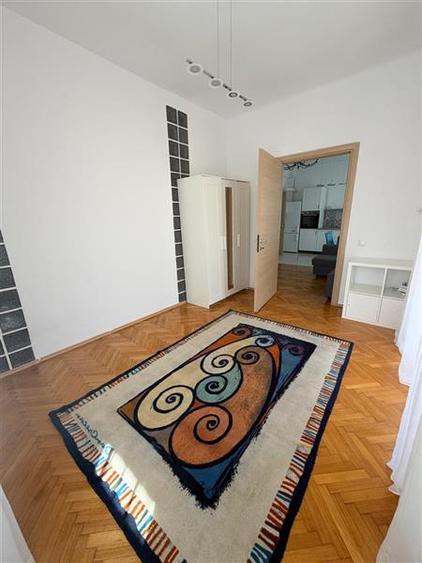 Apartament cu 3 camere semidecomandat în Grigorescu
