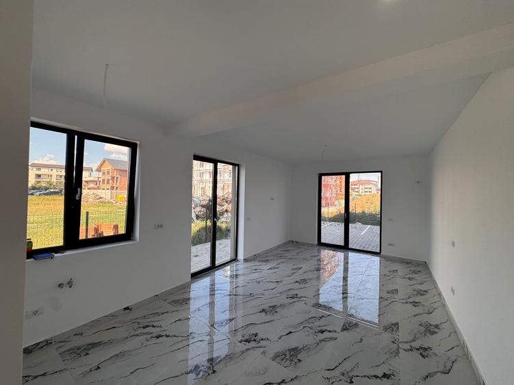 Apartament cu 2 camere decomandat în Giroc