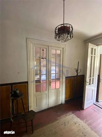 Apartament cu 3 camere semidecomandat în Decebal