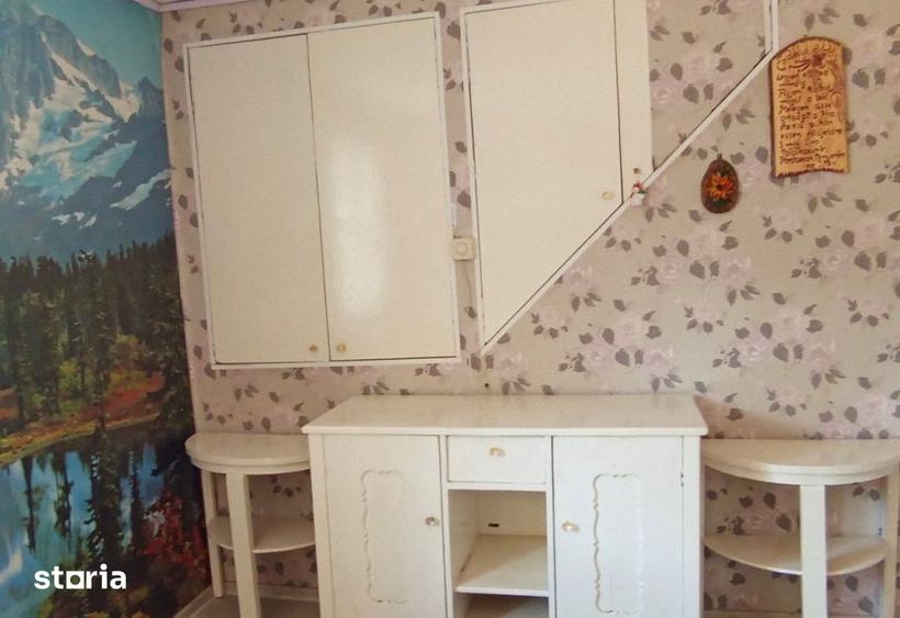 Casă cu 4 camere cu Teren 482 Mp în Între Lacuri