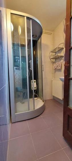Casă cu 6 camere cu Teren 200 Mp în Calea Poplăcii
