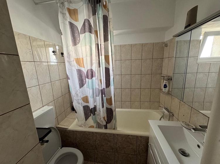 Apartament cu 2 camere semidecomandat în Veteranilor